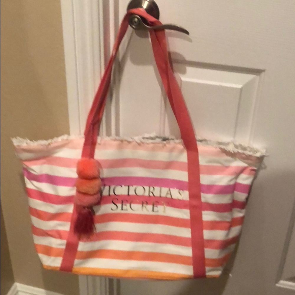 Beautiful Never used Victoria’s Secret Bag!